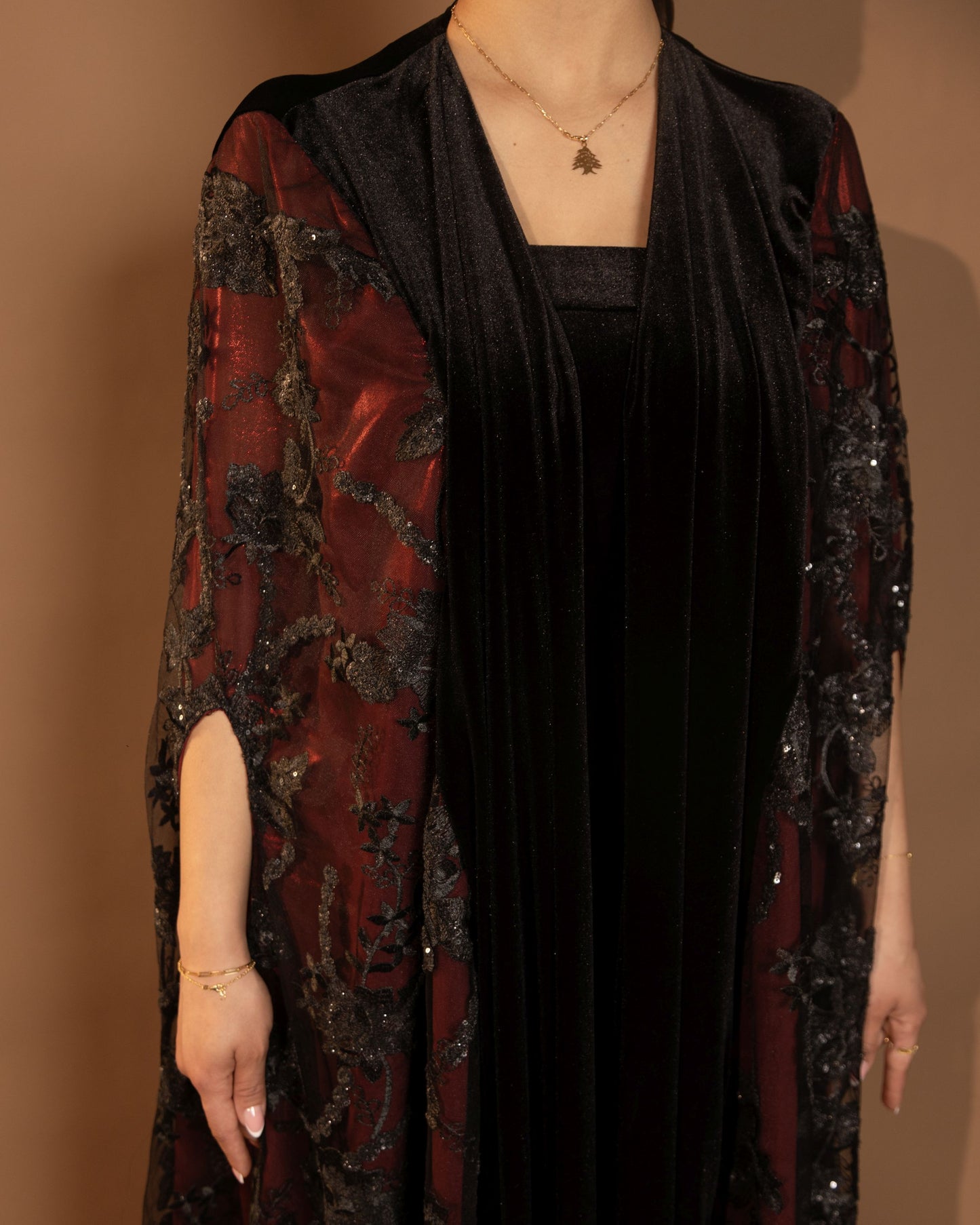 Velmora Abaya